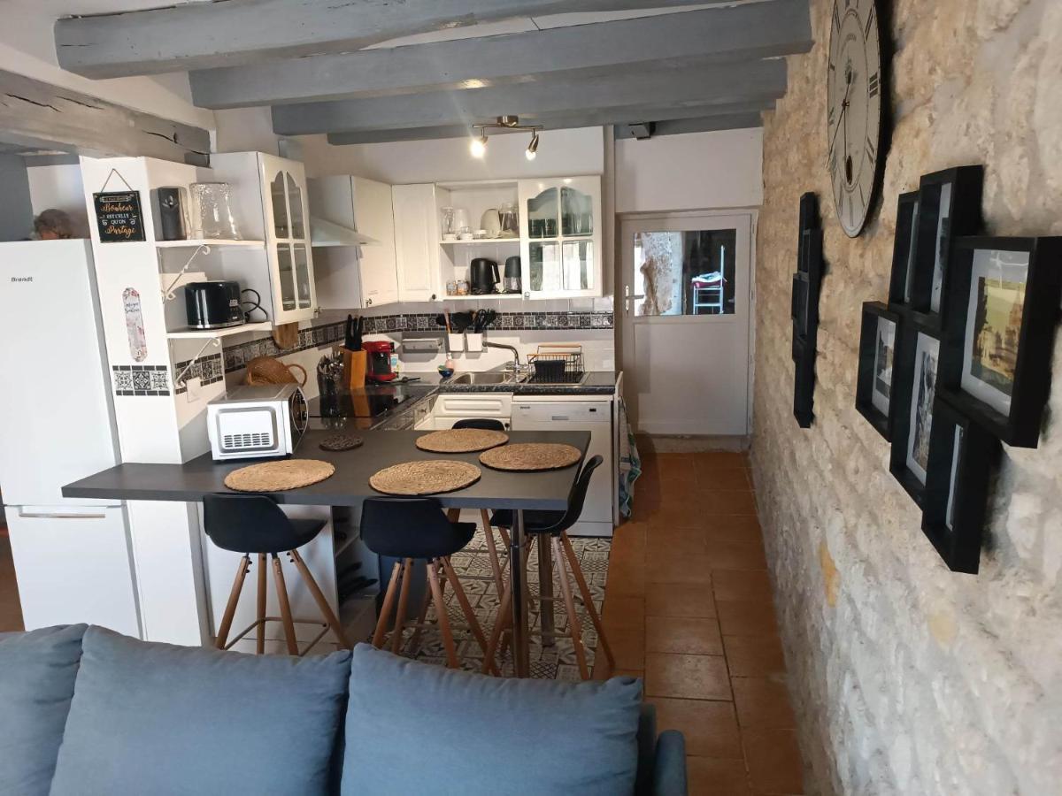 Meuble De Tourisme Petit Chail Saint Savinien 외부 사진